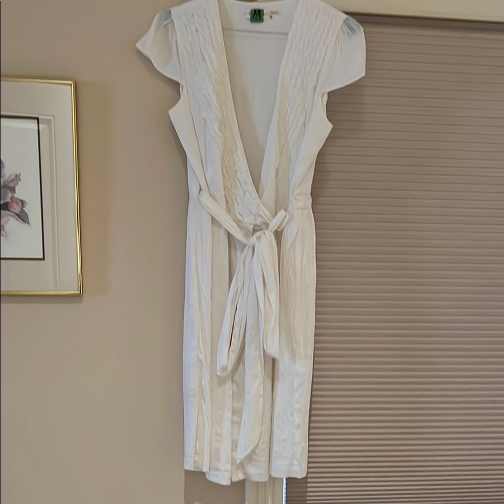LAST CHANCE Elegant White Sleeveless Dress